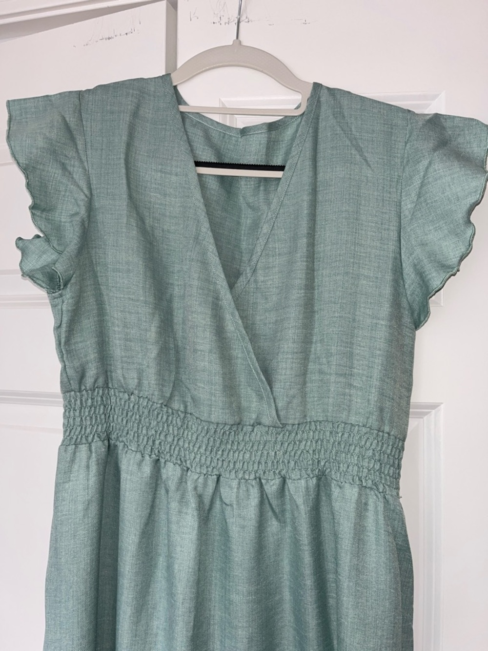 NWT. Emerald Green V-Neck Ruffle Hem Maxi Dress - Picture 5 of 6